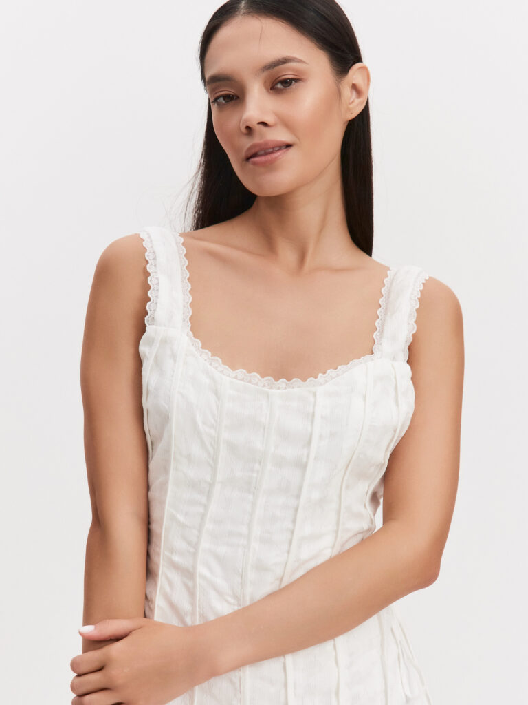 Платье мини с воланами